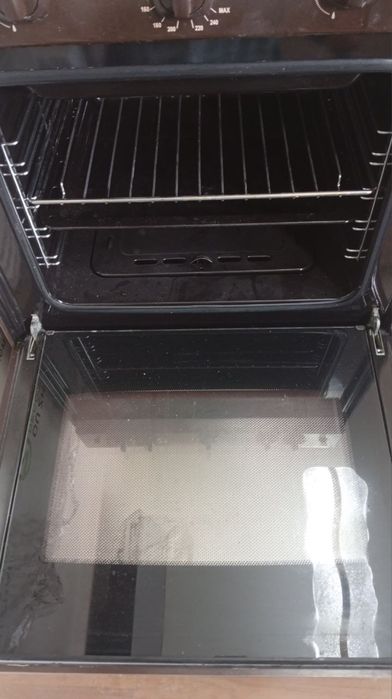 Продаю газ плиту