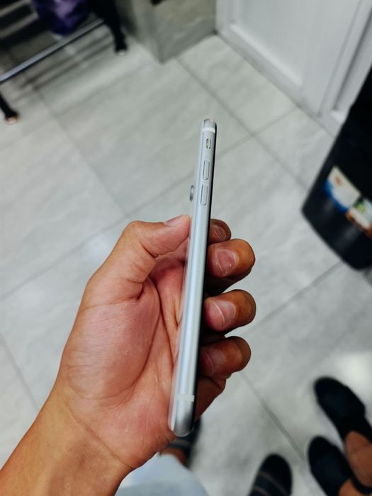 Iphone se 2 ideal sotiladi