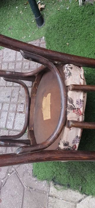 scaune 5  buc 4 tapitate  din  lemn  curbat 400 lei
