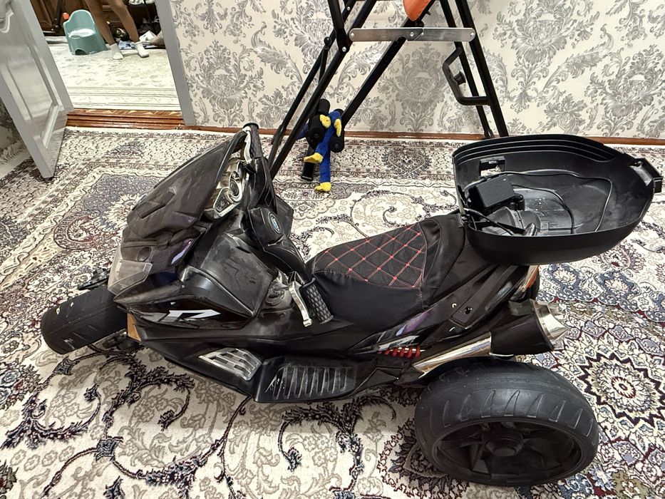 Продается игрушечный мотоцикл