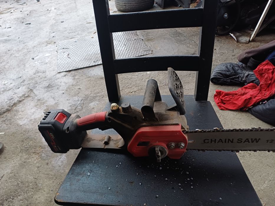 Drujba electrica 250 lei stare buna vine cu baterie si incarcator