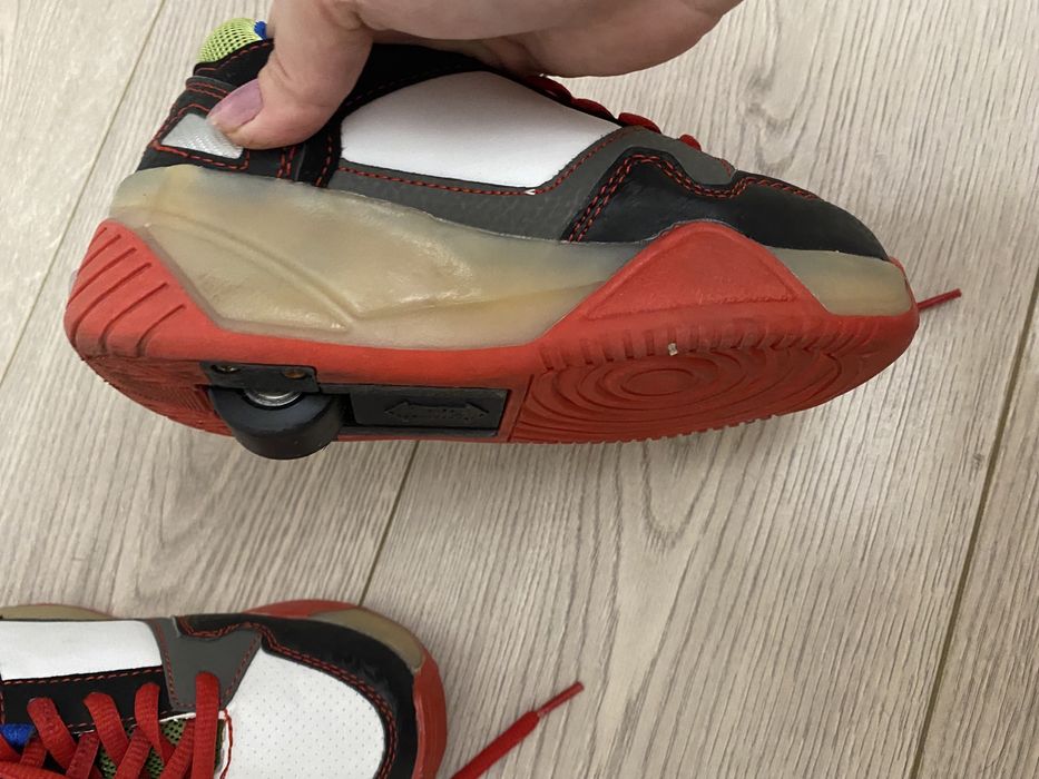 Детские кроссовки-ролики