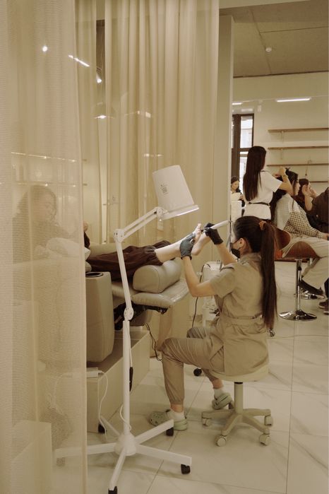 Маникюр/педикюр в салоне Alekparova_glow