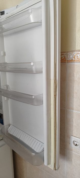 Холодильник Индезит б/у в хорошем состоянии