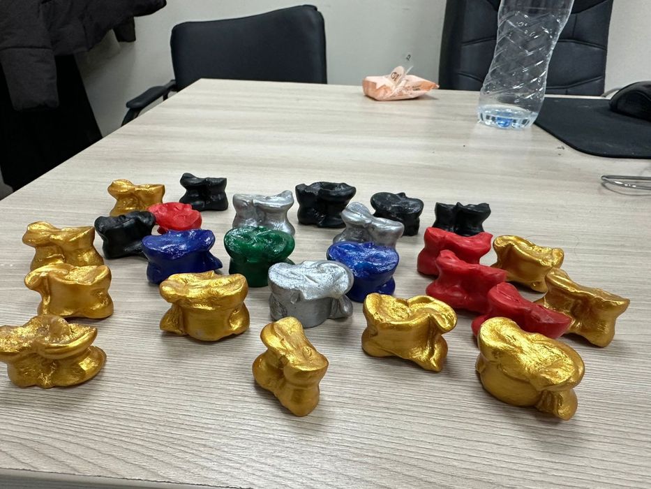 Продам крашенные асыки.