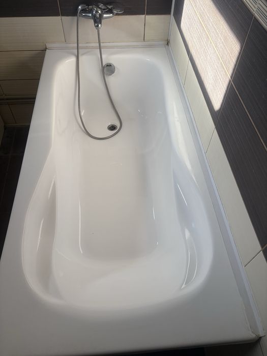 Vand sanitare utilizate, in stare excelenta
