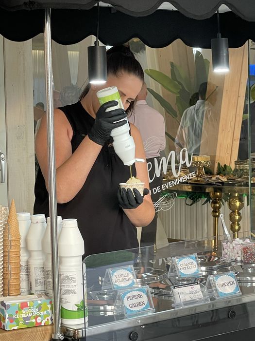 DJ Nuntă Botez,  Inghețată,Tort de shoturi, Limonadă, Gogosi. Pitesti