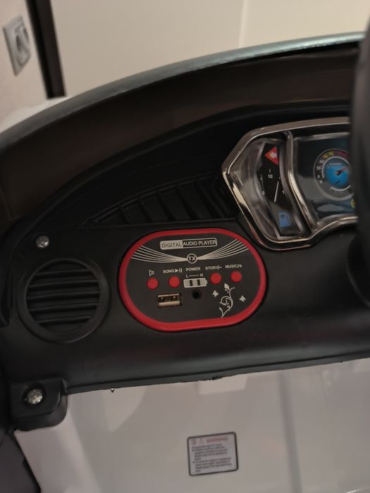 Детский электромобиль