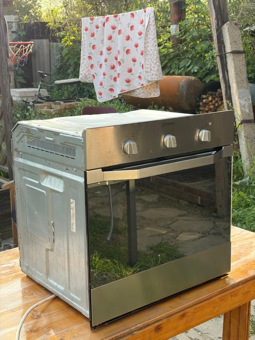 Духовка INDESIT,