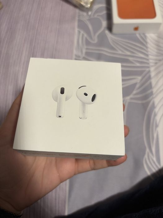 Air Pods 4 de vanzare.