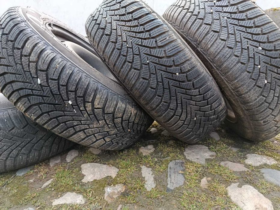 Anvelope iarnă 195/65 R15 91T + jante | DOT 2025 | utilizate 1 lună