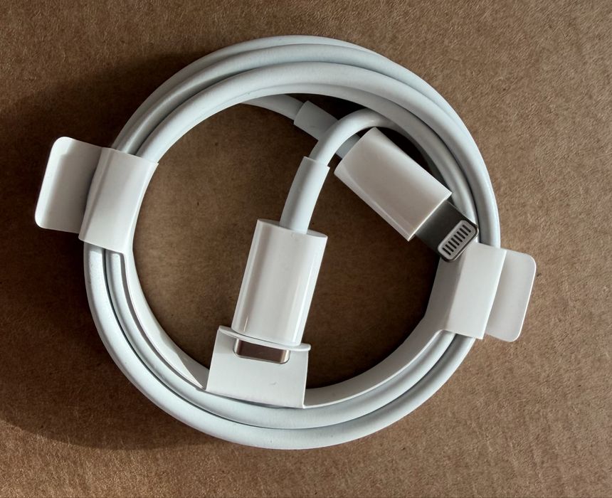 Кабел за iPhone, нов!