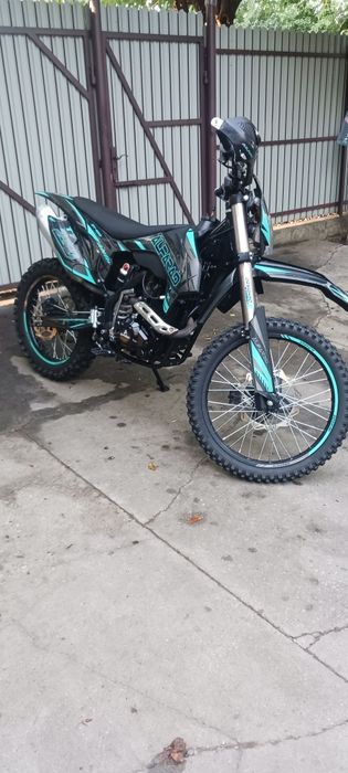Vand cross 250cc ca și nou