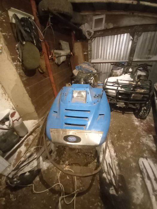 Продам два снегохода