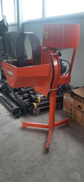 Кормодробилка Lukas