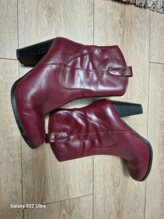 Нови испанска марка ботуши от естествена кожа - 39 номер