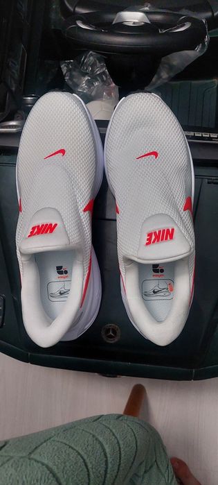 Adidasi model Slip-On