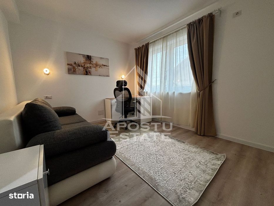 Apartament cu 3 camere,loc de parcare, prima inchiriere, Dumbravita