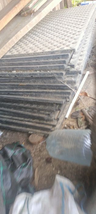 Placi din cauciuc antiderapant pt pardoseli exterioare/interioare