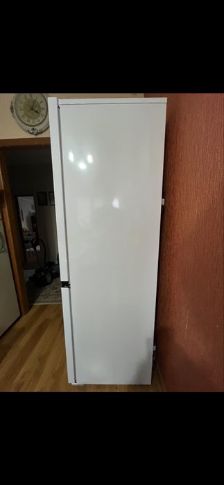 Белый двухкамерный холодильник Beko