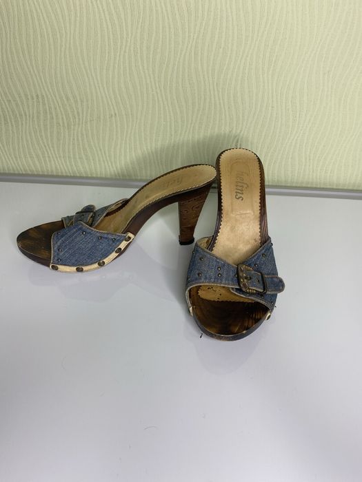 Шлепки на каблке