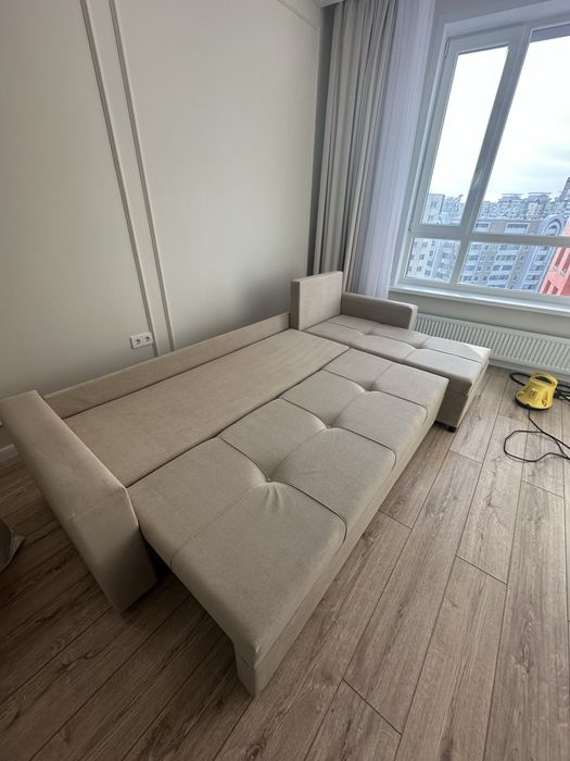 Диван продам новая