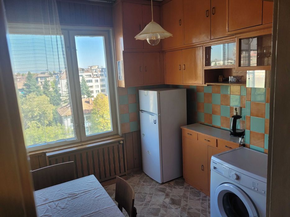 Дава се под наем Двустаен апартамент в София, Изток - 65 кв.м за 343.74 € - Снимка #2