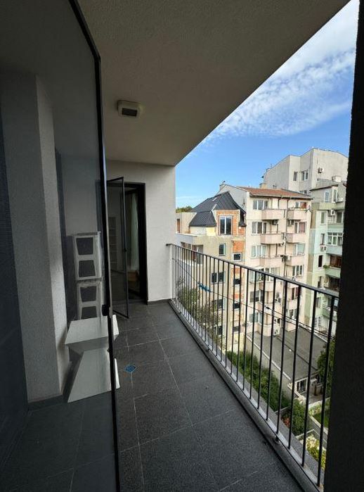 Дава се под наем Тристаен апартамент в Варна, Център - 107 кв.м за 1250 € - Снимка #7