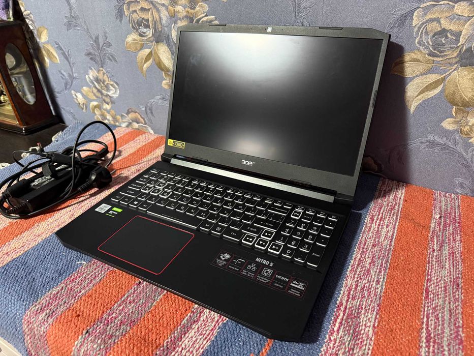 Acer Nitro 5. Core i5 10300h. GTX 1660Ti - 6gb. Ssd 512gb. Ram 8gb.