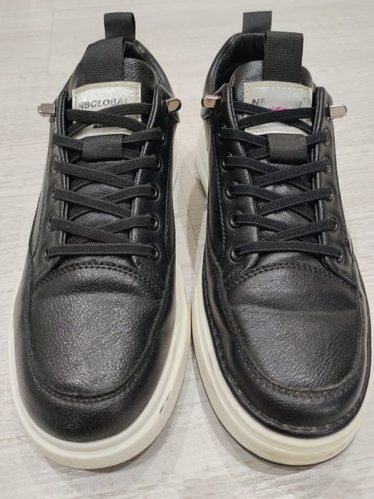 Продам детскую обувь: кроссовки