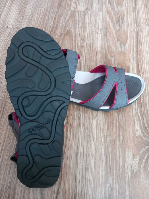 Дамски сандали QUECHUA за тесен крак