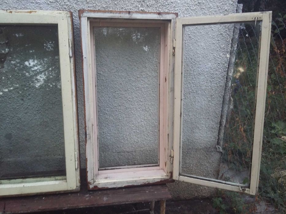 Ferestre brad cu geamuri montate