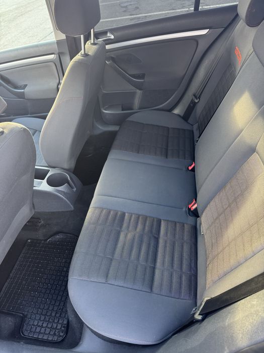 Volkswagen Golf – Benzină – 2006