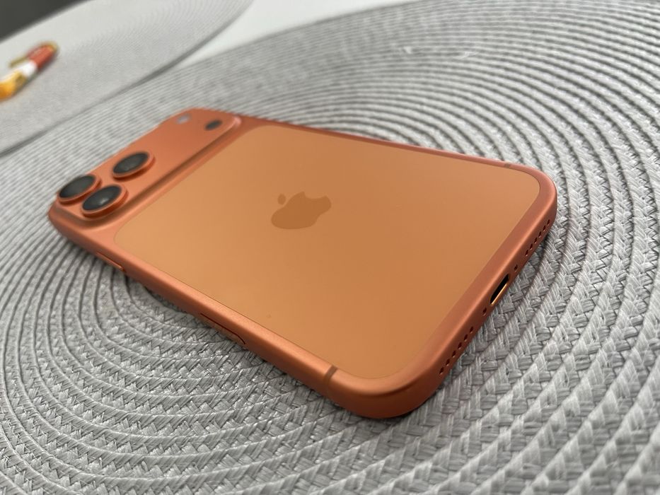 Iphone 17Pro Max Citeste anuntul