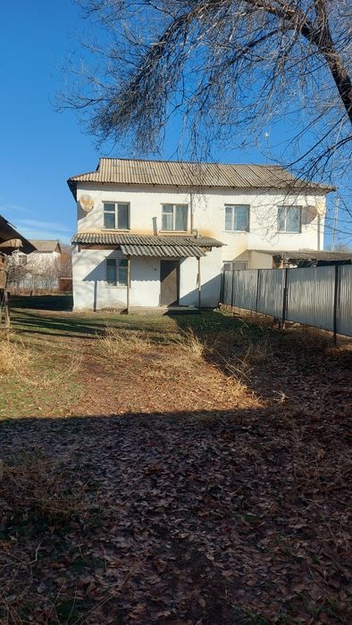 Продам дом  2этажныи на два хозяина