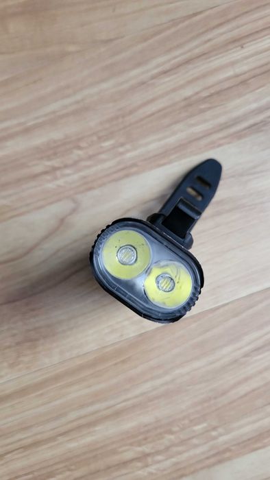 Lantrna Led Bicicleta cu acumulator 2400mAh  usb +micro Usb incarcare