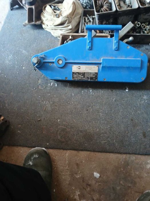 Продам лебедку 1.6т новую