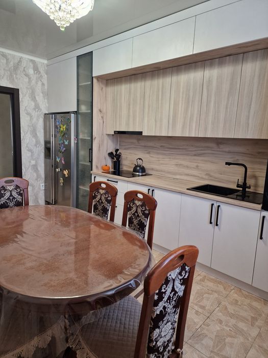 Продам стол и стулья