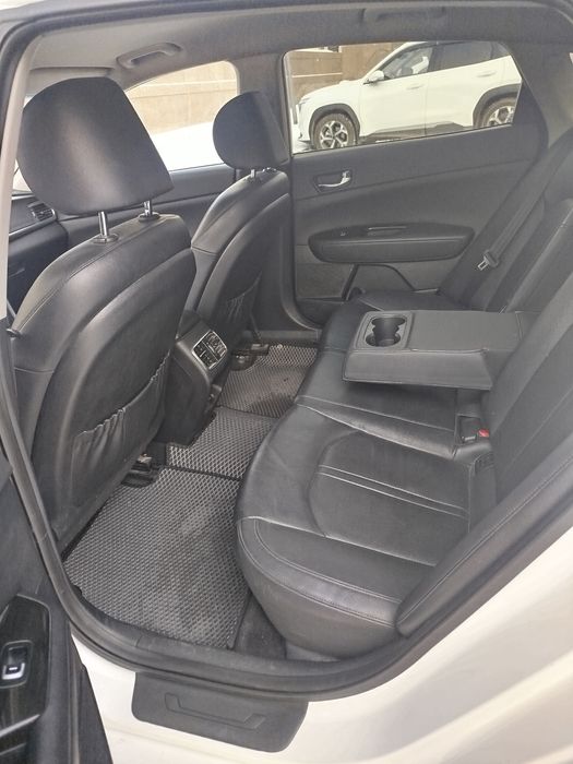 Kia K5 год 2016 объём 20 Пробег оригинал