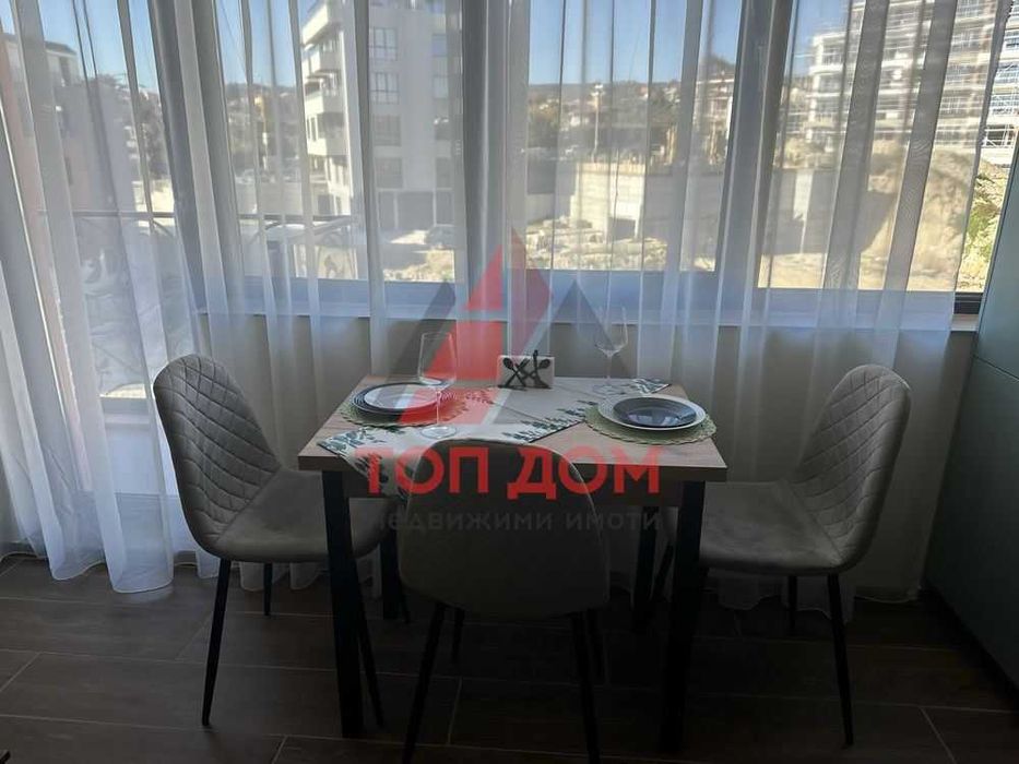 Дава се под наем Двустаен апартамент в Варна, Чайка - 55 кв.м за 612 € - Снимка #2