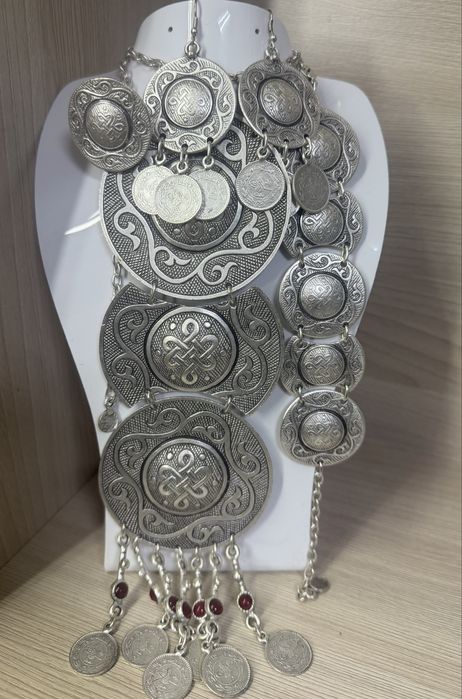 Национальное украшение