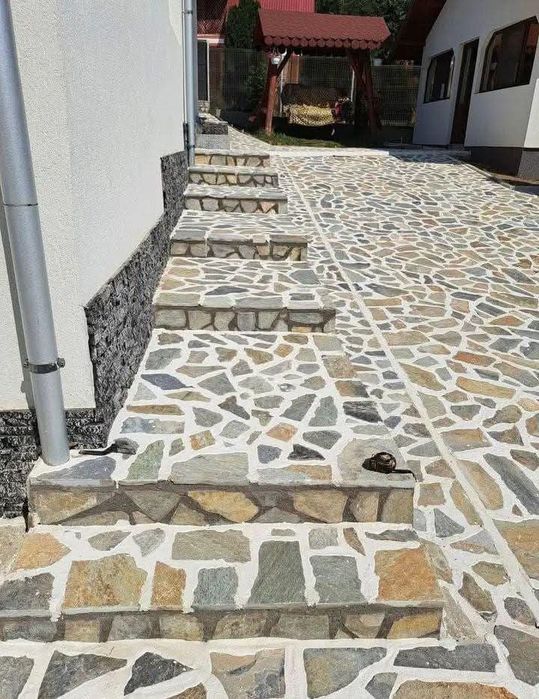Vindem piatră naturala super calitate ideală pentru amenajări curți pentru decor preț în funcție de calitate superioară