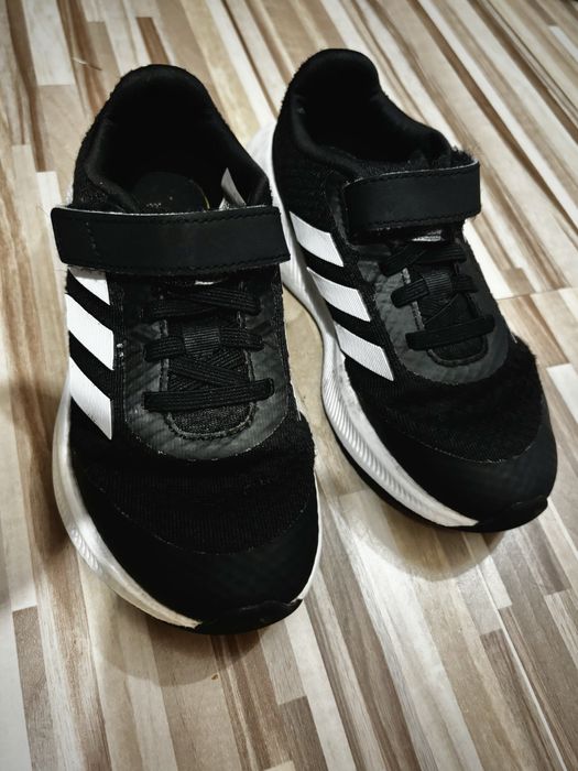 Оргинални маратонки adidas