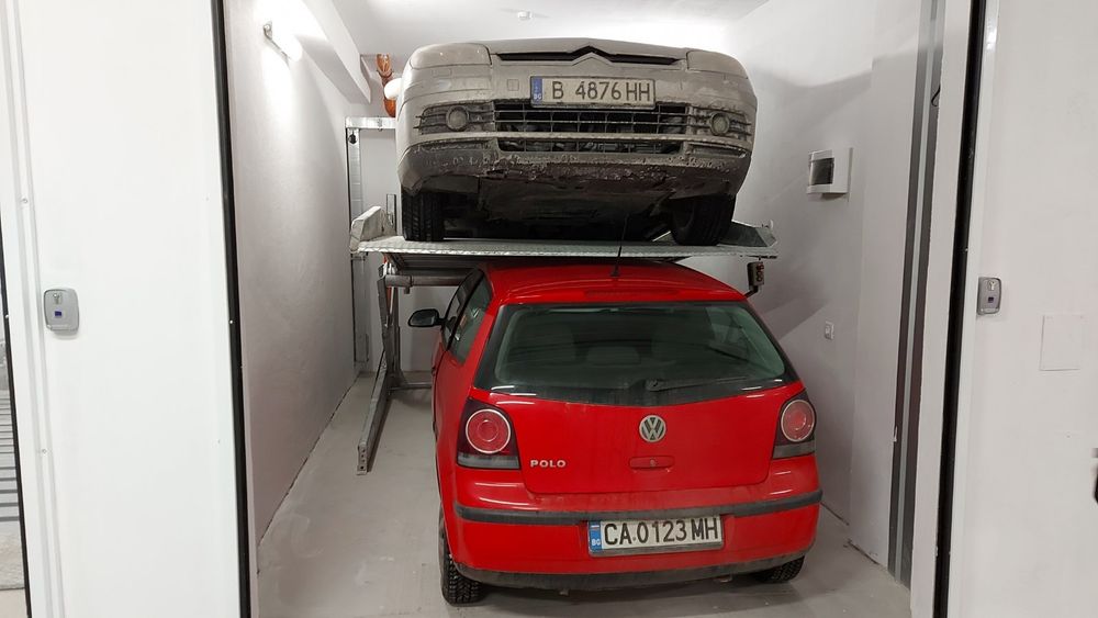 Паркинг система / подемник за коли