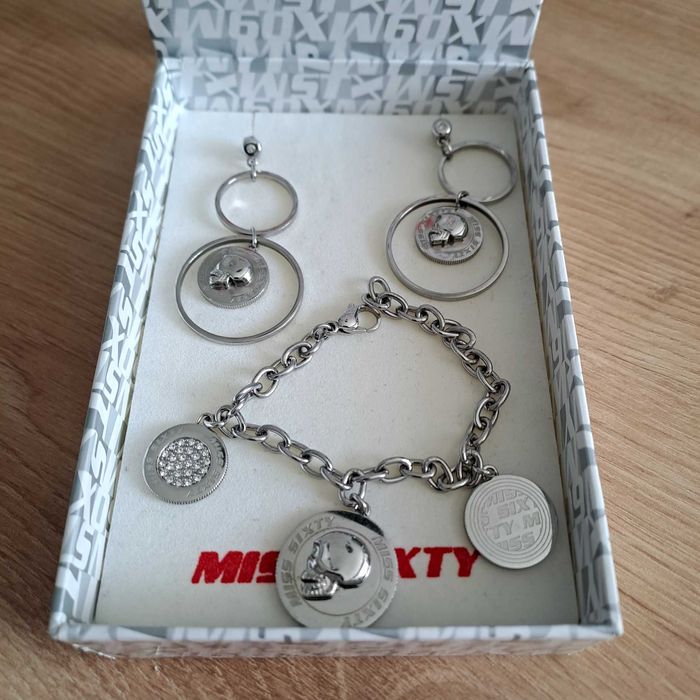 Комплект обици и гривна Miss Sixty