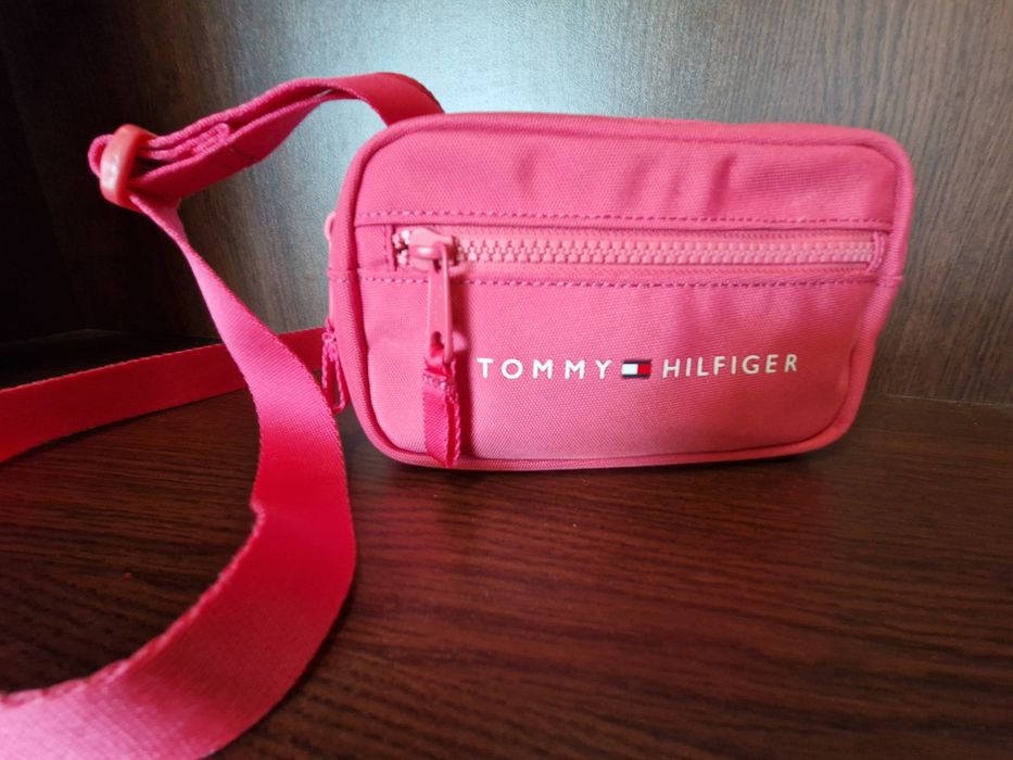 Малка детска чантичка за през рамо Tommy Hilfiger