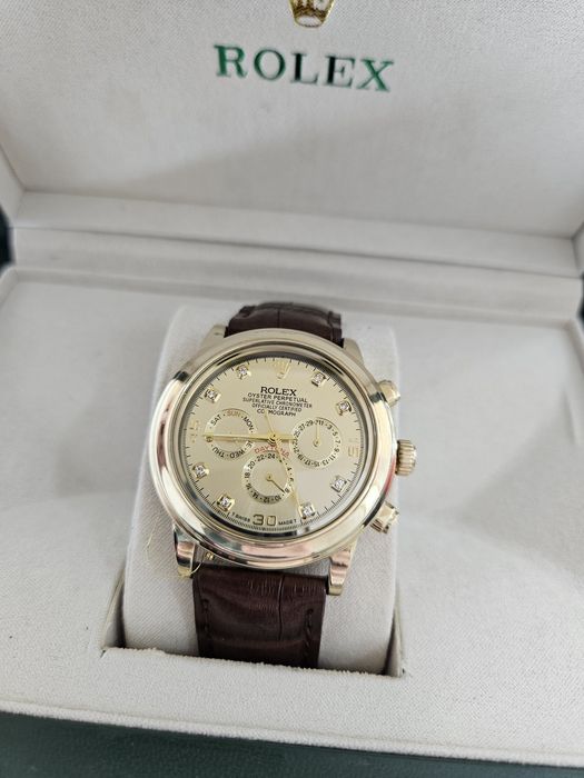 Продам Золотые часы Ролексы 585 пробы.