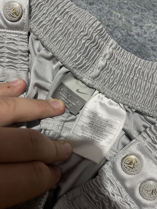 Pantaloni nike.