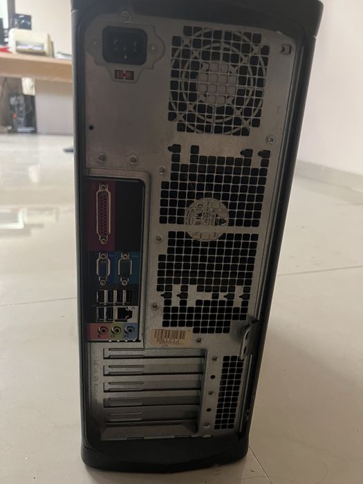 Vand carcasa Dell mid Tower + sursa si Cd writer Lg