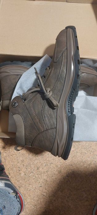 Продавам нови мъжки обувки